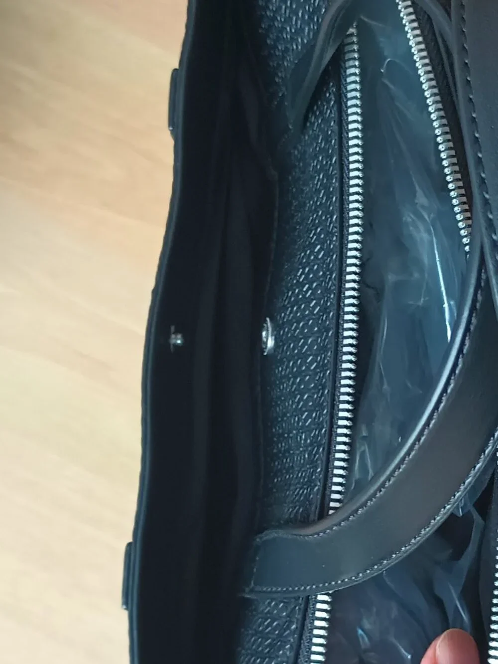 Never used-Calvin Klein computer bag-Sleek design & High quality-Unisex - Picture 4 of 9